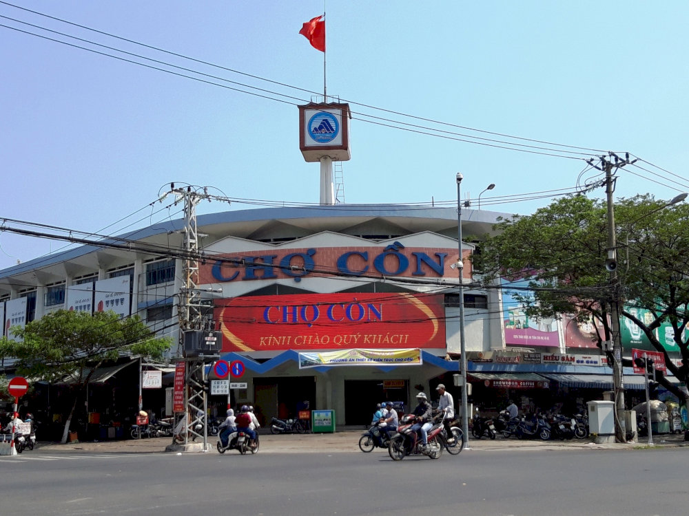 Con Market provides a spacious and airy atmosphere even on busy days